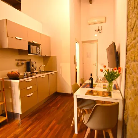 La Casa Di Apollo * Νάπολη